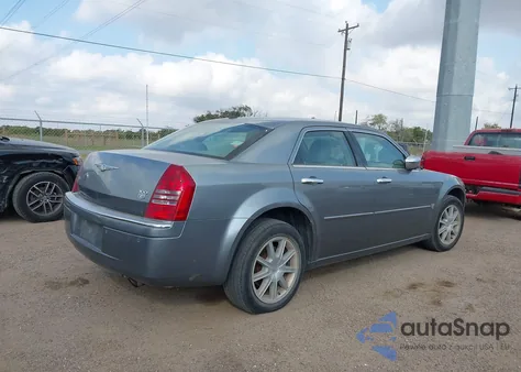 2007 Chrysler 300C из США, поврежденный, VIN 2C3LK63H87H827573